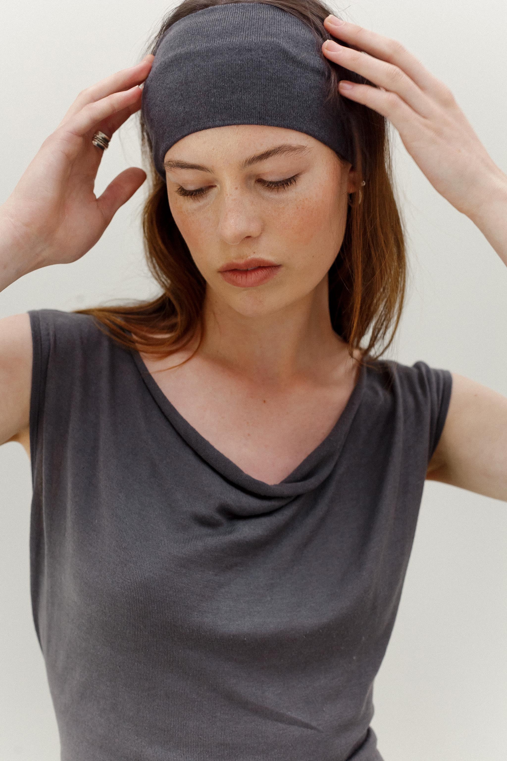 Rei Silk Cashmere Band - Charcoal