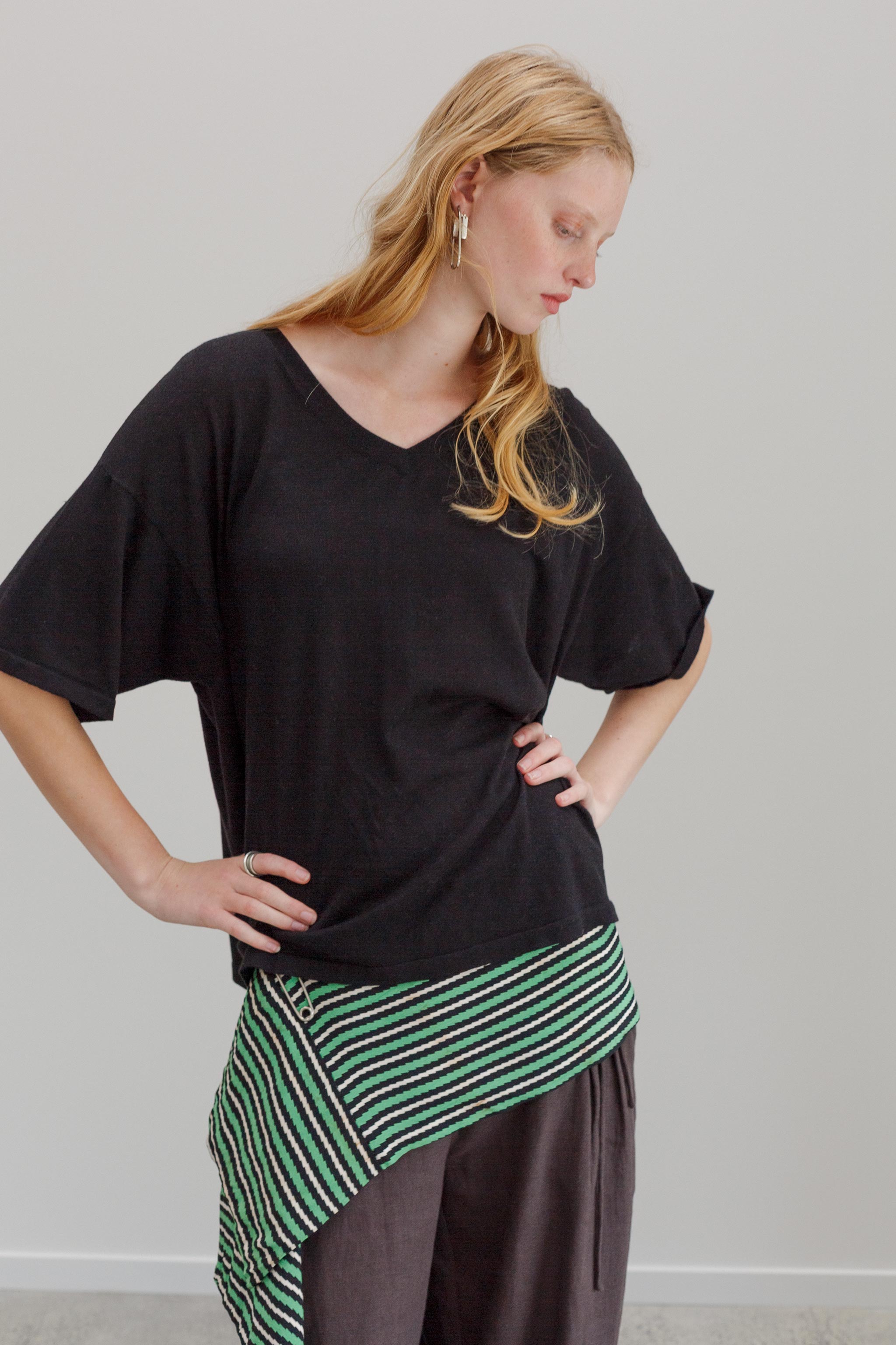 Kind Hemp Embroidery Top - Black
