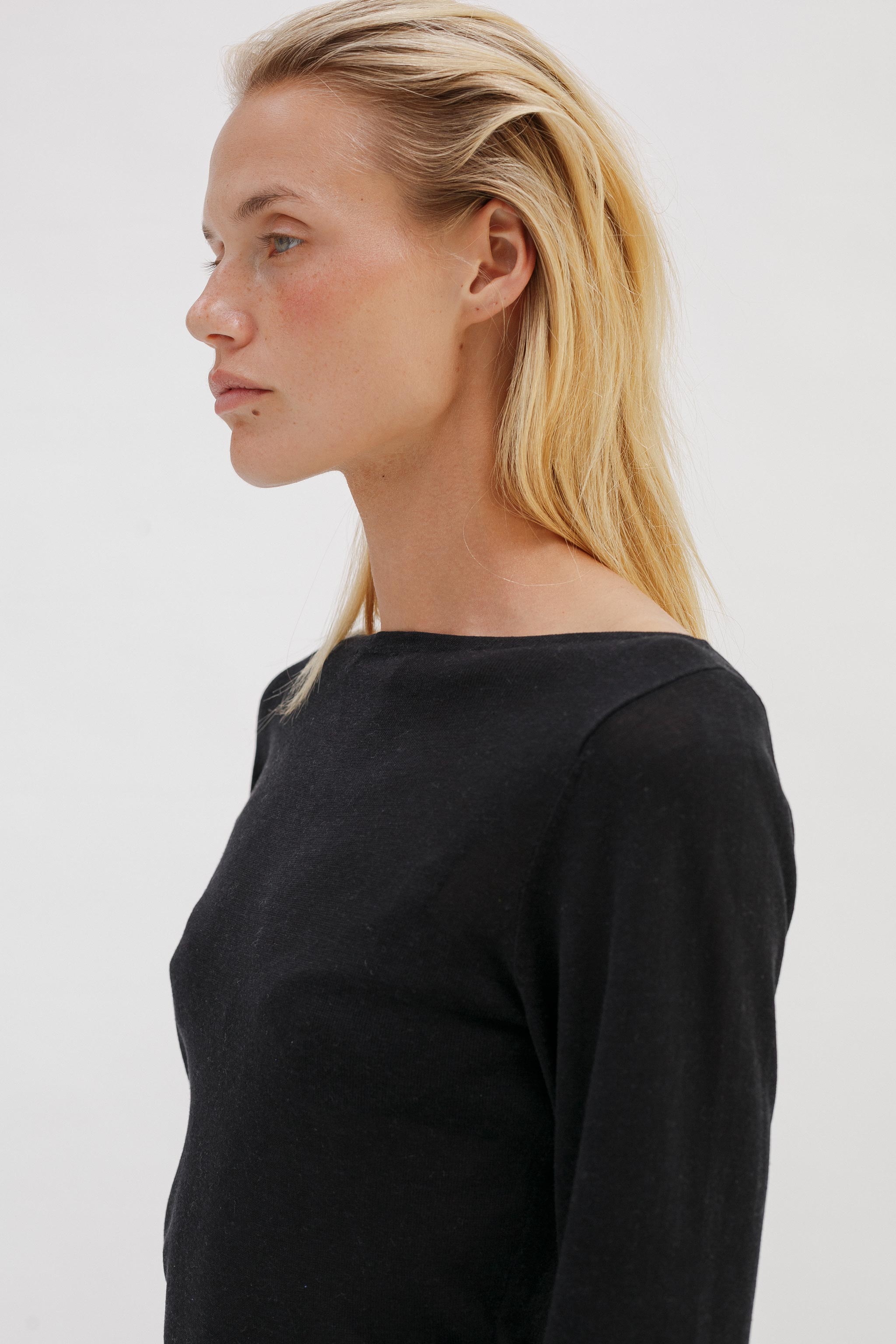 Onure Silk Top - Black - Wixii