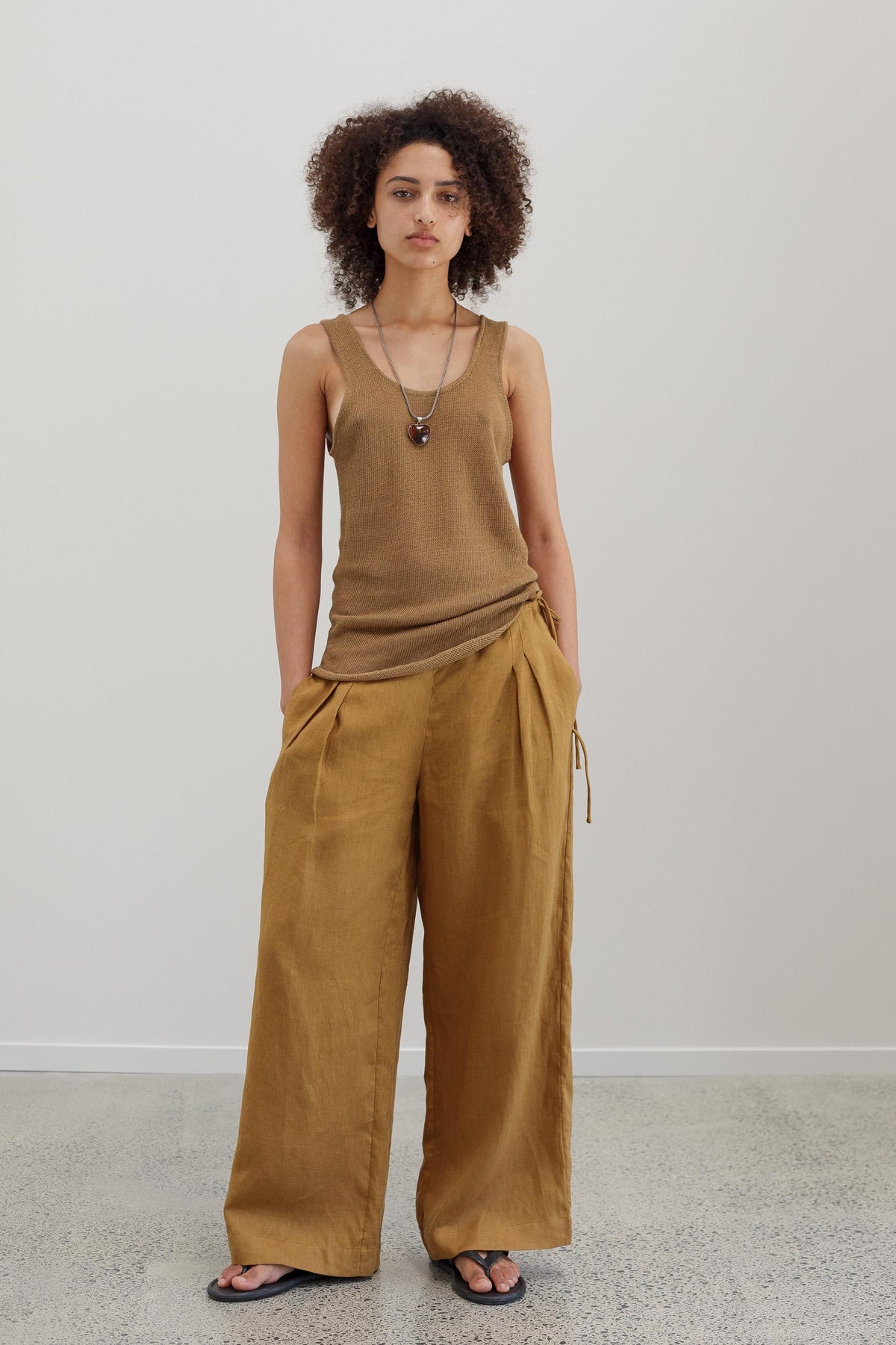 Amore Linen Top - Mink